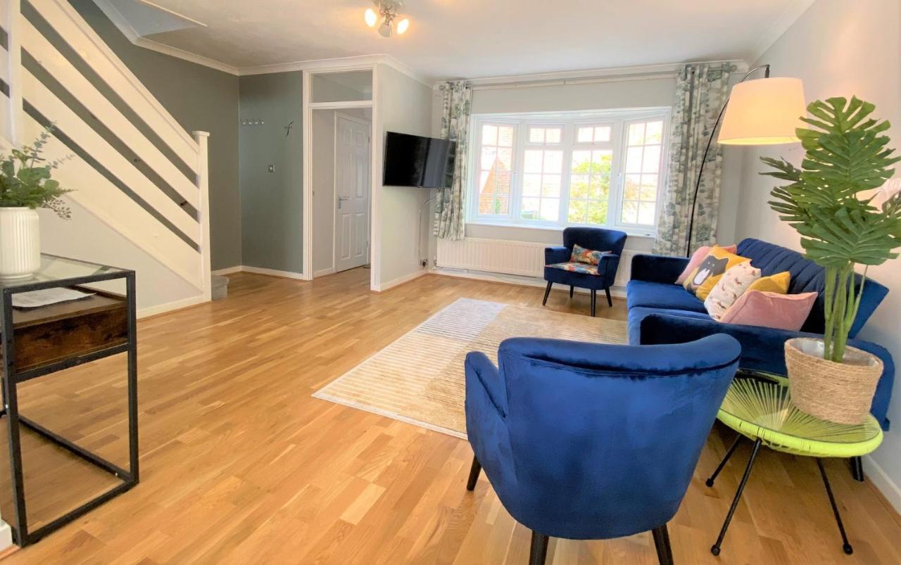Appartamento Redhill Town Centre 3 Bed House Near Gatwick Airport, Easy Commute To London Esterno foto